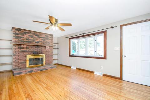 89 Deane St, Chicopee, MA 01020 photo 6