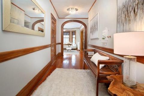 93 Perry St #3, Brookline, MA 02446 photo 1