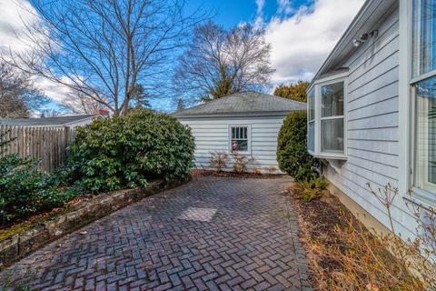11 Thompson Rd, Marblehead, MA 01945 photo 4