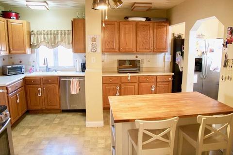 81 Eureka St, Worcester, MA 01603 photo 6
