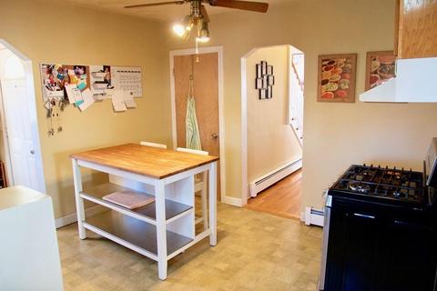81 Eureka St, Worcester, MA 01603 photo 4