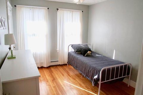 81 Eureka St, Worcester, MA 01603 photo 14