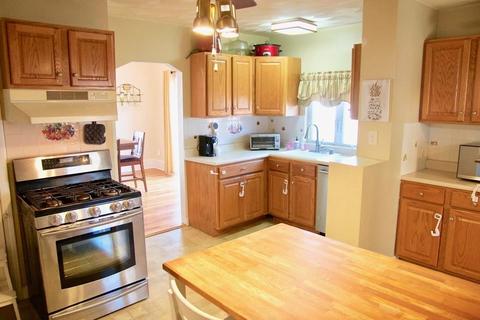 81 Eureka St, Worcester, MA 01603 photo 2
