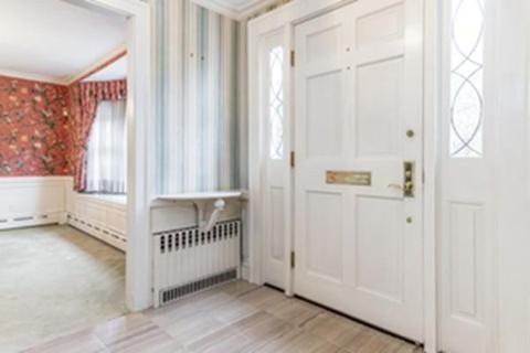 44 Solon St, Newton, MA 02461 photo 4