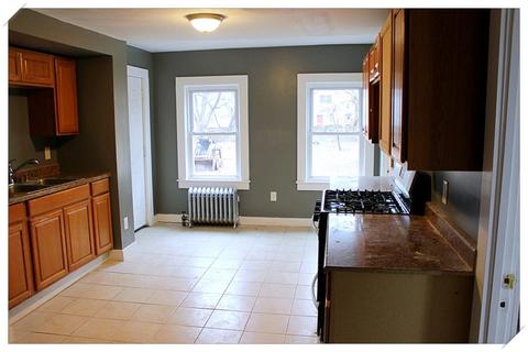 158 Pendleton Ave, Springfield, MA 01109 photo 5