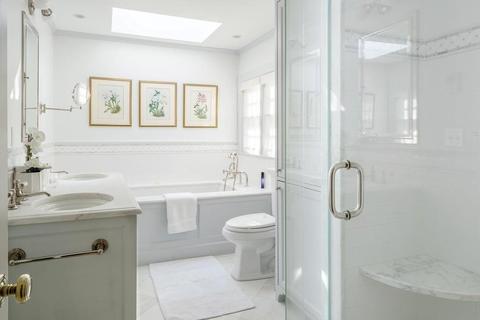 74 Holland Rd, Brookline, MA 02445 photo 10