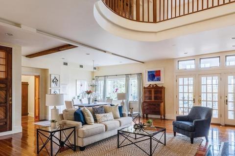 74 Holland Rd, Brookline, MA 02445 photo 2