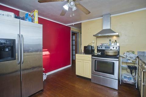 36 Eddy St, Springfield, MA 01104 photo 3