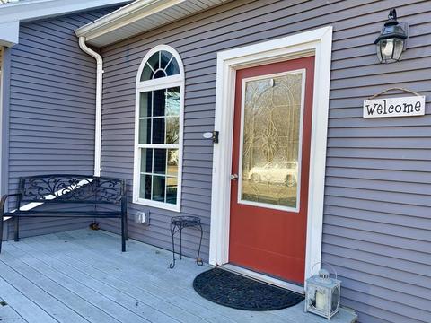 8 Devonshire Dr, Wilbraham, MA 01095 photo 3