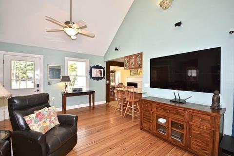 836 New Boston Rd, Fall River, MA 02720 photo 13