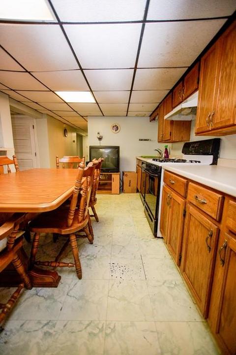 526 Hicks St, Fall River, MA 02724 photo 22