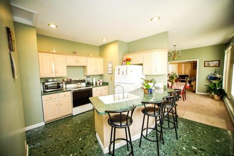 526 Hicks St, Fall River, MA 02724 photo 8