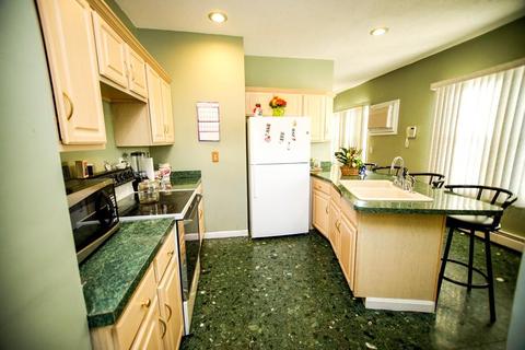 526 Hicks St, Fall River, MA 02724 photo 9