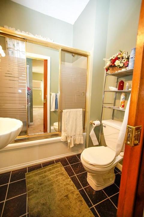 526 Hicks St, Fall River, MA 02724 photo 18
