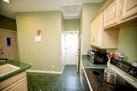 526 Hicks St, Fall River, MA 02724 photo 10