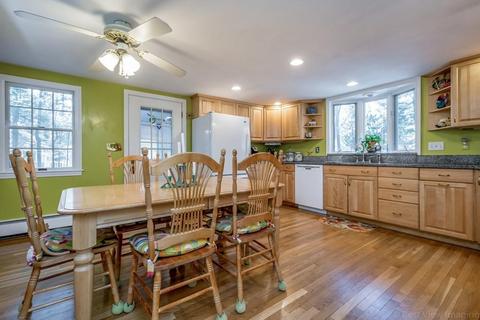 34 Oneida Rd, Acton, MA 01720 photo 2