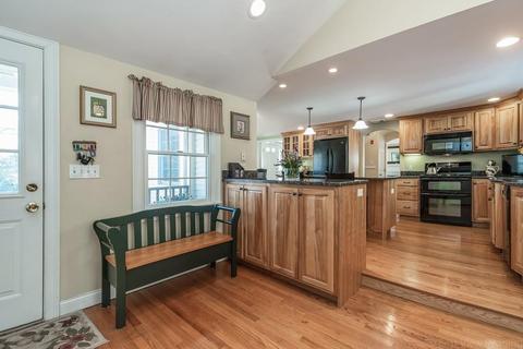 48 Mohawk Dr, Acton, MA 01720 photo 7