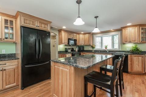 48 Mohawk Dr, Acton, MA 01720 photo 2