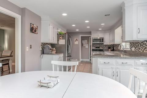 14 Colonial Dr, Framingham, MA 01701 photo 10