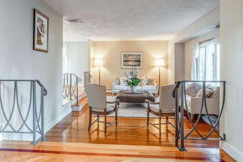 14 Colonial Dr, Framingham, MA 01701 photo 5