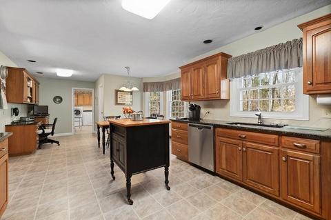 159 Overlook Dr, Raynham, MA 02767 photo 10