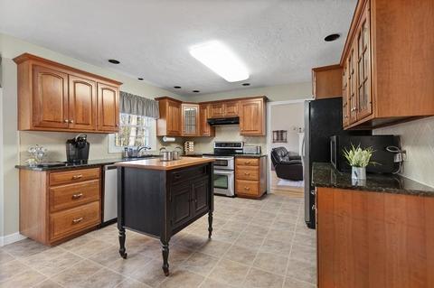 159 Overlook Dr, Raynham, MA 02767 photo 8
