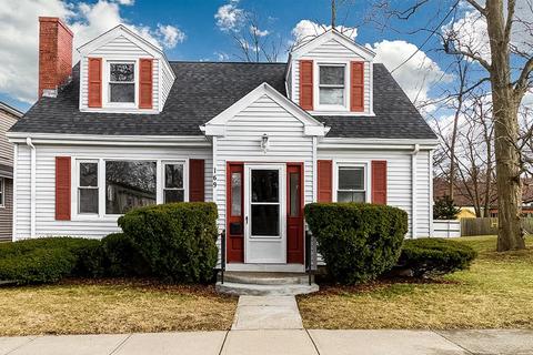 169 Oakland St, Fall River, MA 02720 photo 2