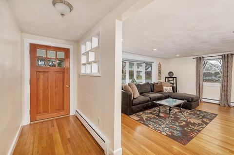 46 Crane Ave, Maynard, MA 01754 photo 2