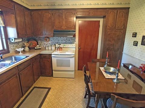 124 Howland St, Fall River, MA 02724 photo 8