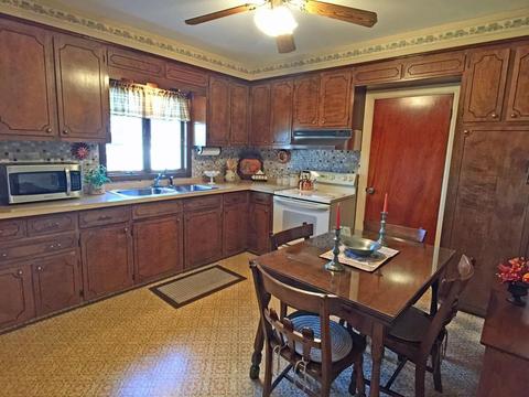 124 Howland St, Fall River, MA 02724 photo 5