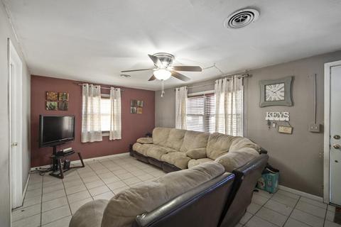 35 Vadnais St, Springfield, MA 01104 photo 11