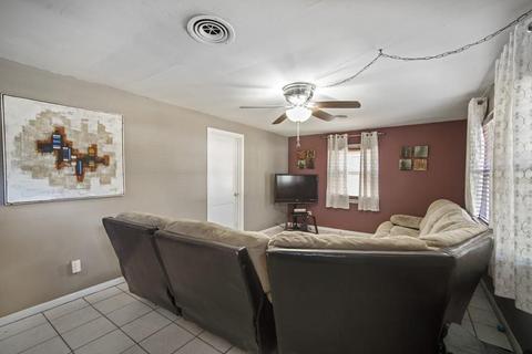 35 Vadnais St, Springfield, MA 01104 photo 5