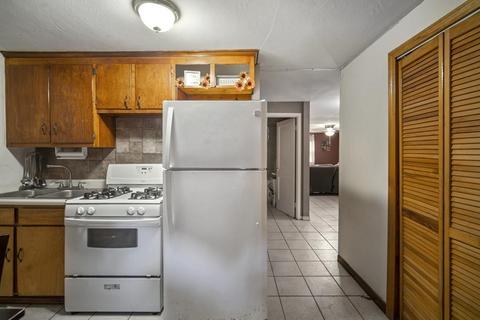 35 Vadnais St, Springfield, MA 01104 photo 7