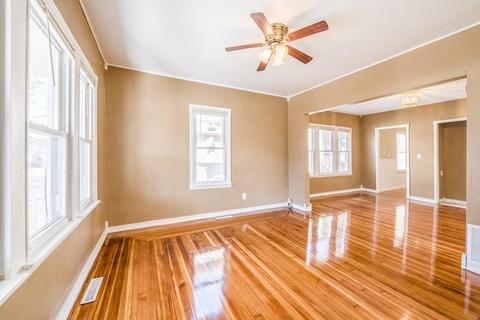 61 Eloise St, Springfield, MA 01118 photo 5