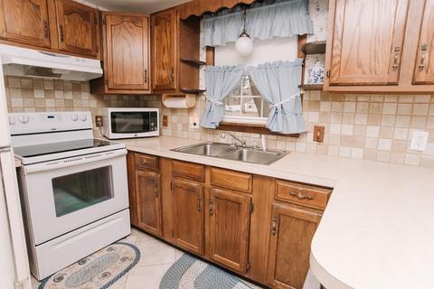 119 Willowbrook Dr, Springfield, MA 01129 photo 9