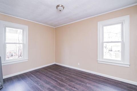 11 Braddock St, Springfield, MA 01109 photo 13
