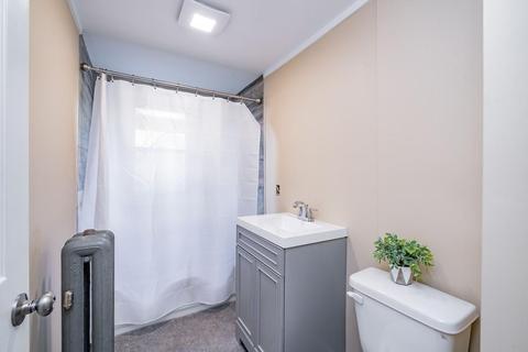 11 Braddock St, Springfield, MA 01109 photo 10