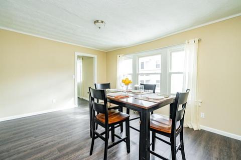 11 Braddock St, Springfield, MA 01109 photo 4