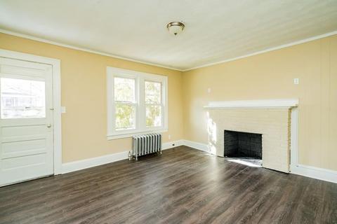 11 Braddock St, Springfield, MA 01109 photo 14