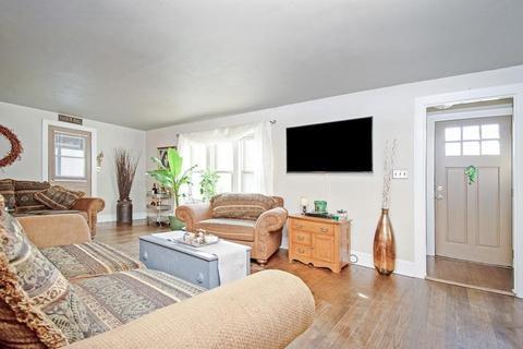 20 Fallston St, Springfield, MA 01119 photo 4