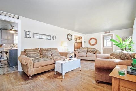 20 Fallston St, Springfield, MA 01119 photo 3
