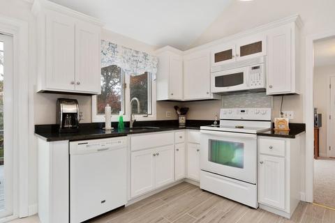 40 Three Ponds Dr, Barnstable, MA 02632 photo 8