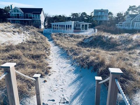 19 Wingaersheek Rd, Gloucester, MA 01930 photo 2