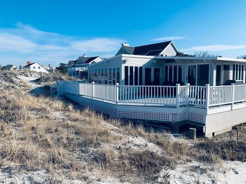19 Wingaersheek Rd, Gloucester, MA 01930 photo 1