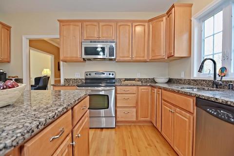 87 Park St, Mendon, MA 01756 photo 10