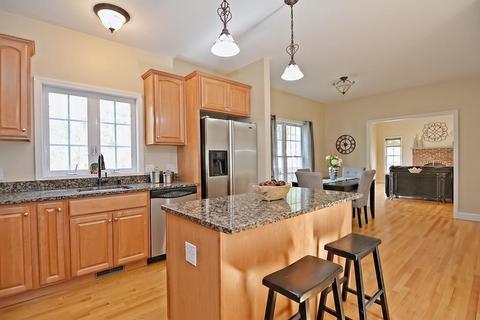87 Park St, Mendon, MA 01756 photo 11