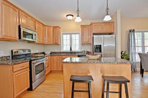 87 Park St, Mendon, MA 01756 photo 9