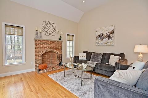 87 Park St, Mendon, MA 01756 photo 17