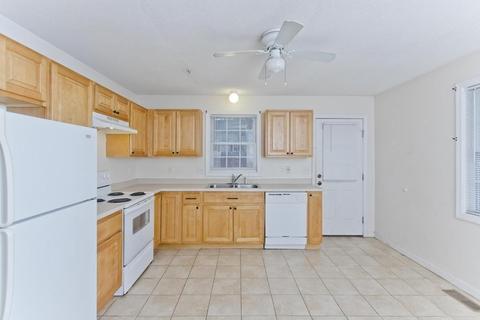 129 Moxon St, Springfield, MA 01151 photo 5