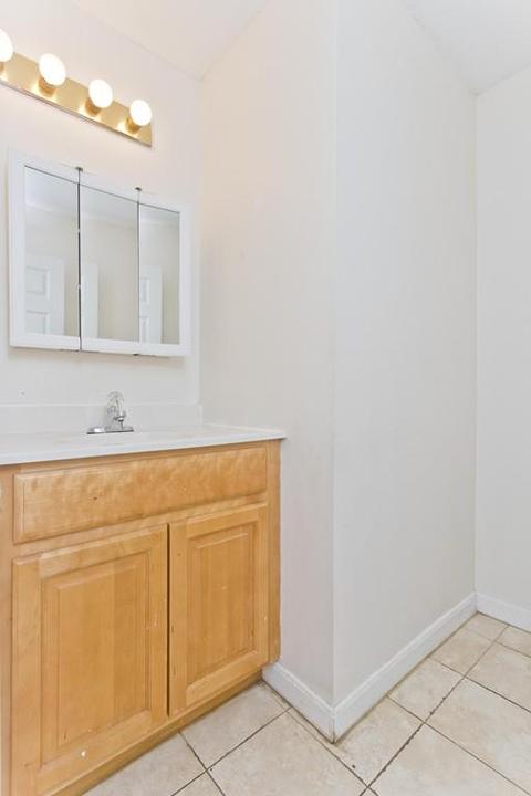 129 Moxon St, Springfield, MA 01151 photo 8